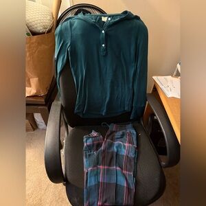 Teal Long Sleeve Shirt and Plaid Pajama Set. Soma XS